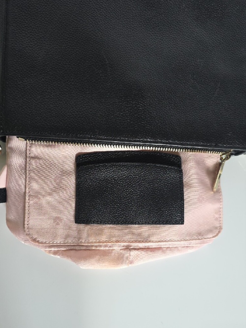 kate spade Black Pebbled 100% Cow Leather Crossbody with Gold Hardware - Picture 7 of 13